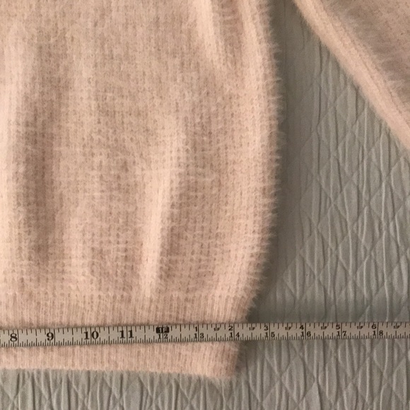 Soft Cozy Bellezza Republic Ivory Cream Sweater Size S… - Picture 15 of 16